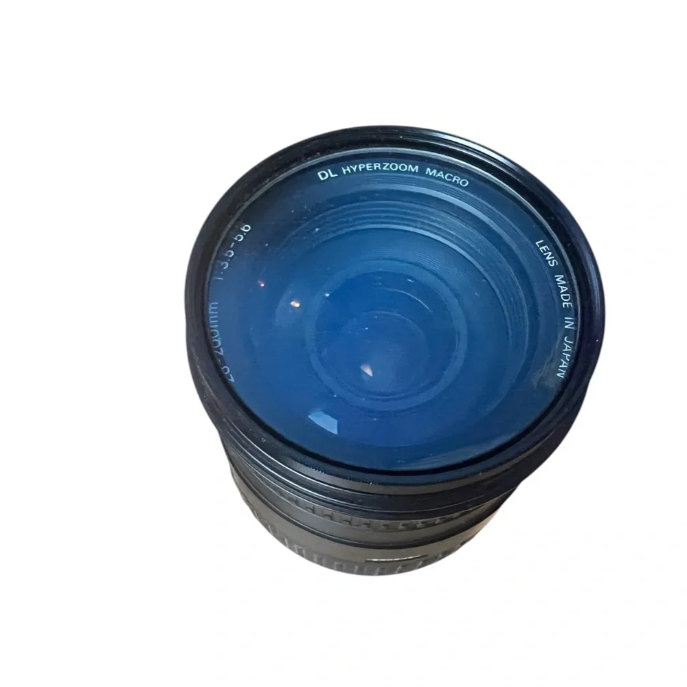 Sigma DL Hyperzoom Macro 28–200mm f/3.5–5.6 Aspherical IF Lens w/ Quantaray UV F